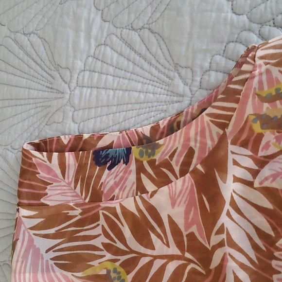 Cabi #5216--Tropical print parlor top - Picture 3 of 4